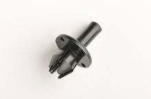 Load image into Gallery viewer, 10x VAUXHALL DAEWOO WHEEL ARCH TRIM COVER RIVET CLIPS