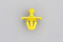 Load image into Gallery viewer, 10x MERCEDES W210 E CLASS FENDER MOULDING TRIM CLIPS