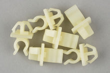 Load image into Gallery viewer, 1x HONDA SUZUKI TOYOTA SECURE STAY TIE ROD CLIP FOR BONNET ROD