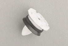 Load image into Gallery viewer, 10x RENAULT LAGUNA MEGANE INTERIOR DOOR TRIM PANEL CARD RETAINER CLIPS