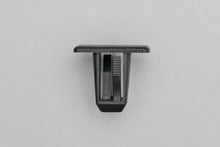 Load image into Gallery viewer, 10x JEEP CHEROKEE PANEL HOLE RETAINER CAR PLASTIC CLIPS
