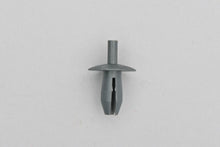 Load image into Gallery viewer, 10x VW GOLF AUDI HOLE SCREW RETAINER CAR PLASTIC CLIPS

