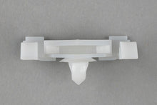 Load image into Gallery viewer, 10x MERCEDES C E CLK class SIDE DOOR FENDER MOULDING PANEL TRIM CLIPS
